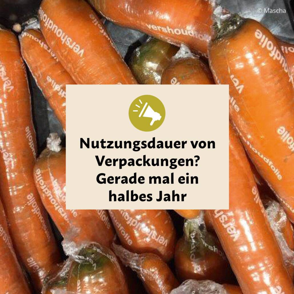 Einzelne Möhren in Plastik