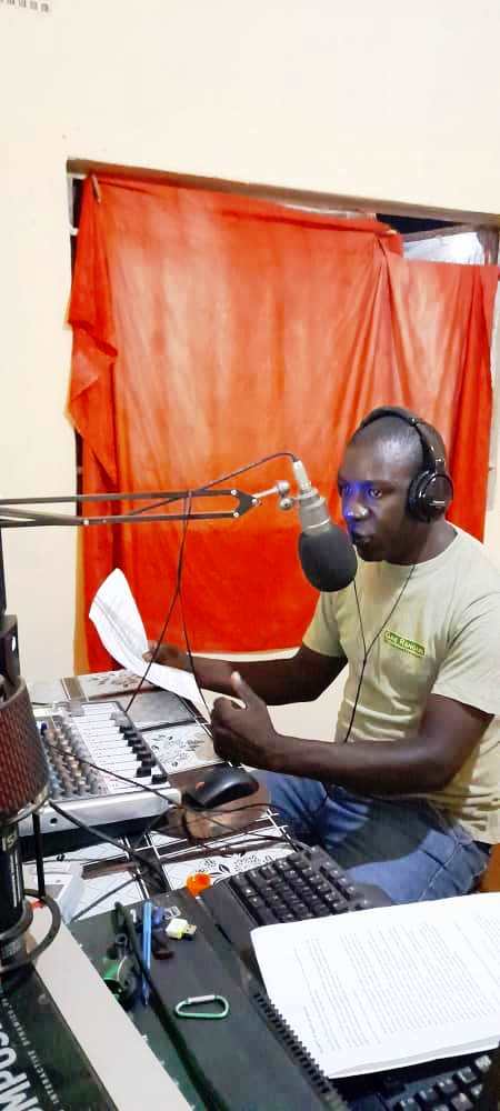 Radiosendung im Umfeld des Lower Zambesi Nationalparks, Sambia